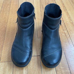 Clarks Womens Cheyn Work Ankle Boots Booties Black Low Heel Zipper Cap Toe 7.5